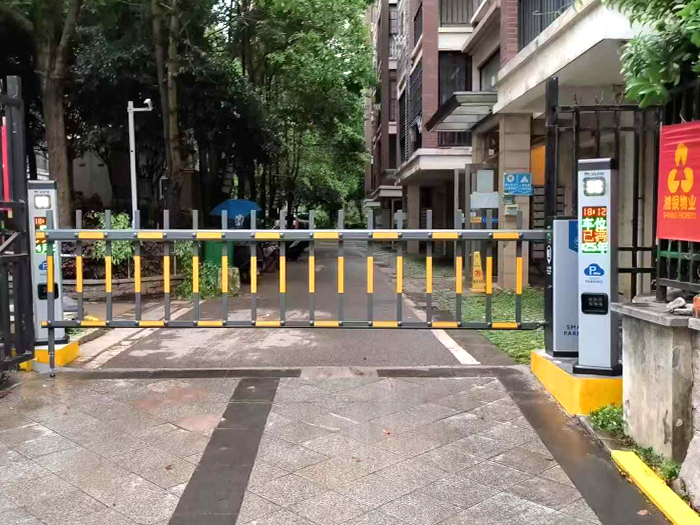 智能道闸 开启便捷通行革命的“神器”